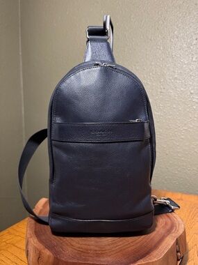COACH CHARLES LEATHER SLING PACK BAG IN MIDNIGHT